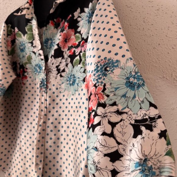 ZARA BASIC – Blusa floral con lunares (Satin blouse with a mix of florals) - Picture 2 of 7